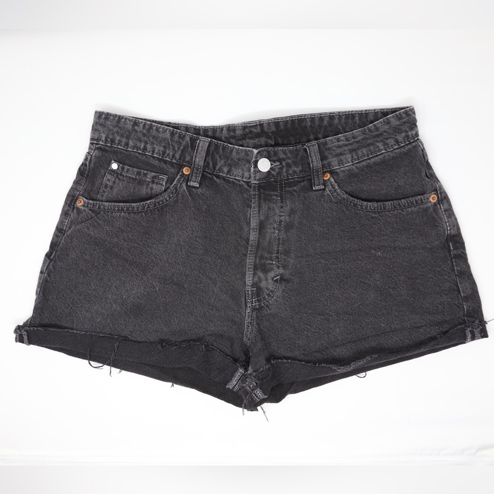Low rise boyfriend jean shorts